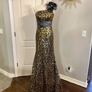 Blush By Alexia Designs - 9340 One Shoulder Printed Long Dress